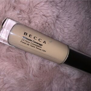 BECCA Ultimate Coverage 24-Hour Foundation NWT SHELL